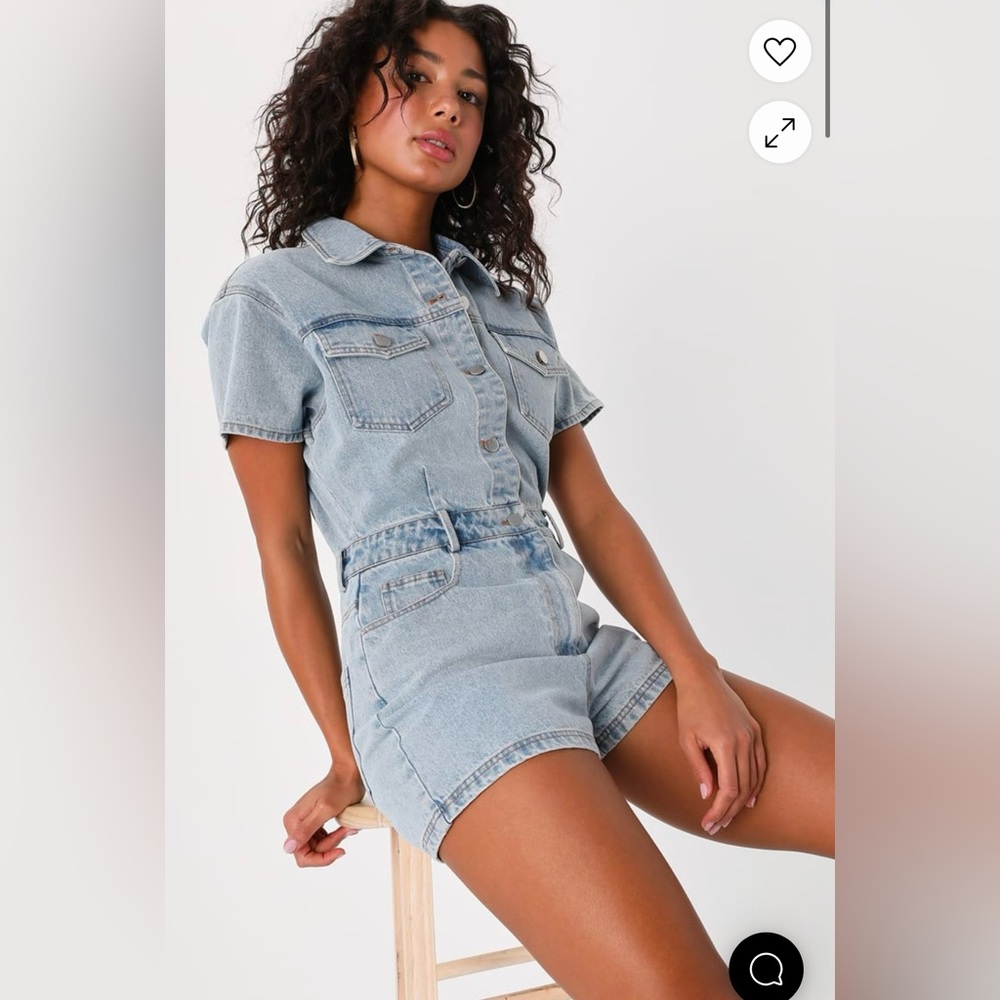 Lulus Festival Feelin’ Lightwash Short Sleeve Denim Romper